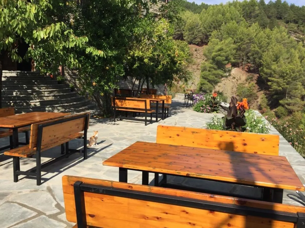 Chri Chri Guesthouse Përmet Albania
